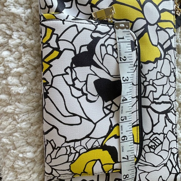 Bebe Black White and yellow Large Wristlet O/S - Picture 8 of 10